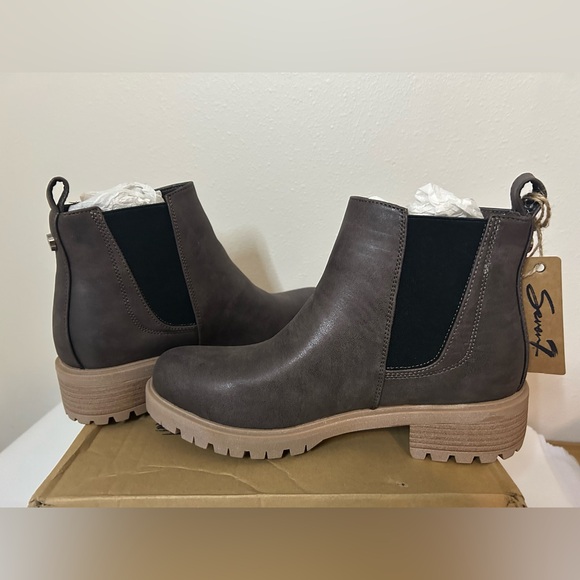 NIB SEVEN 7 FOOTWEAR BILLIE CHELSEA BOOT IN COLOR BRONZE SIZE 9 - Picture 8 of 12